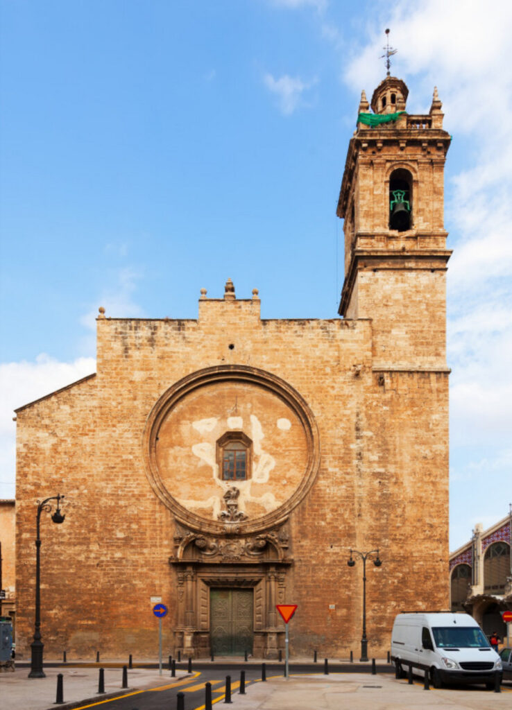 Uma Vista Da Histórica Igreja De Santos Juanes, Também Conhecida Como  Iglesia De Los Santos Juanes, Na Cidade De Valência, Na Espanha. Foto  Royalty Free, Gravuras, Imagens e Banco de fotografias. Image